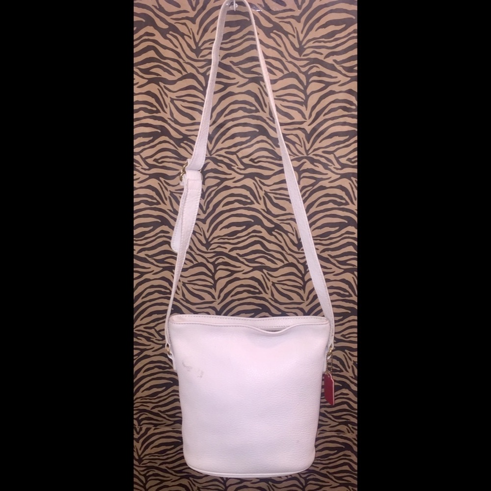 xxxSOLDxxx Vintage Coach White Leather Bucket Bag